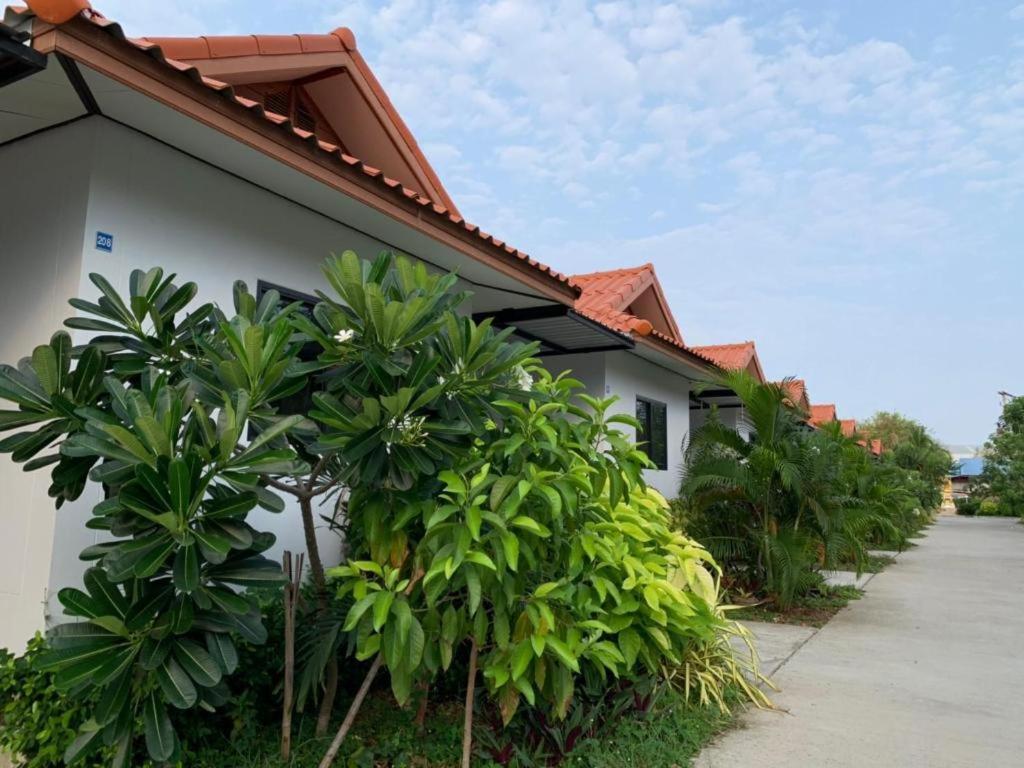 Nangrong Garden Home Exterior photo